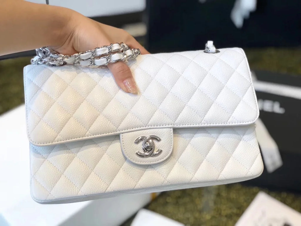 White Flapbag P47177