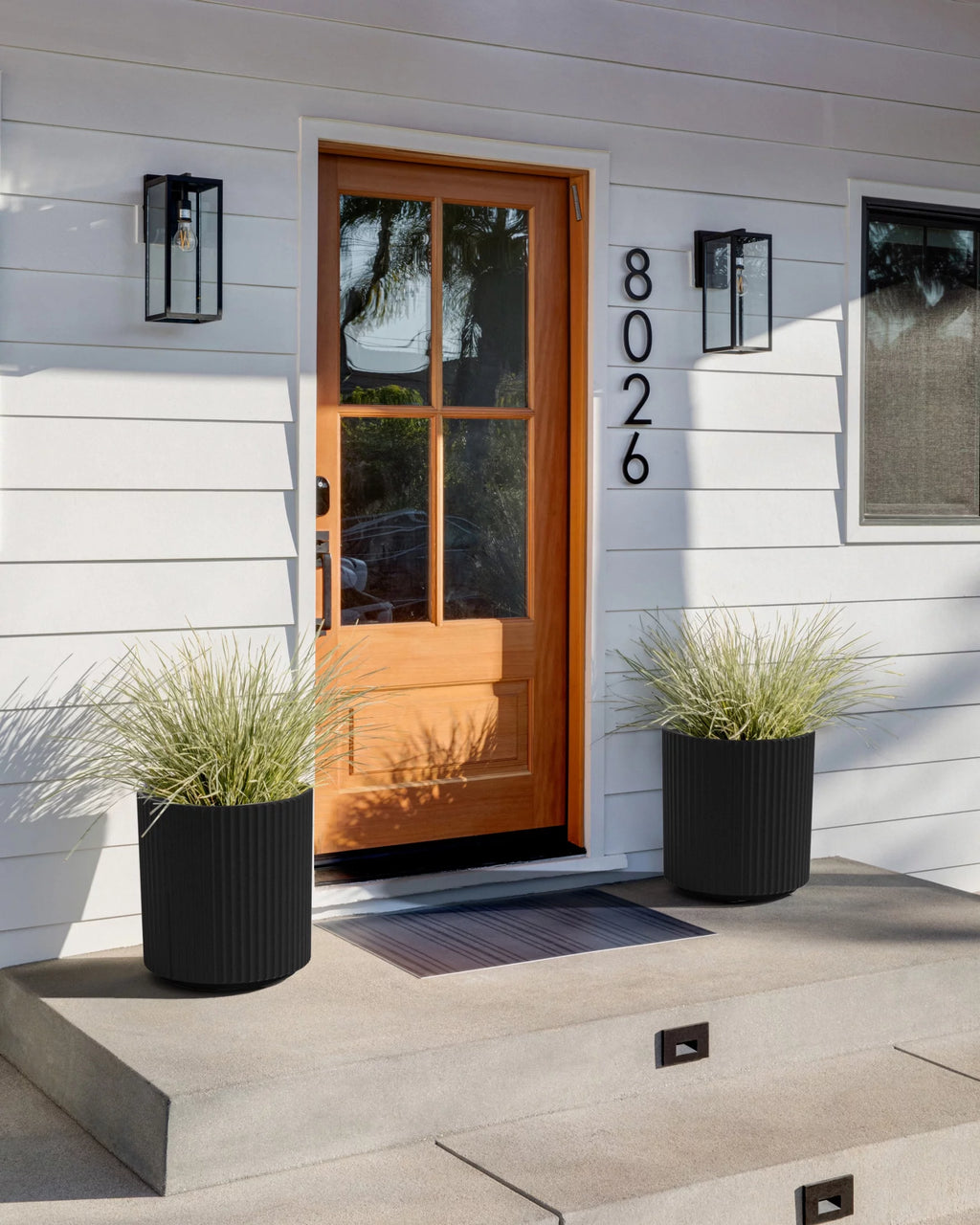 16" Plastic-Stone Planter Black N804931