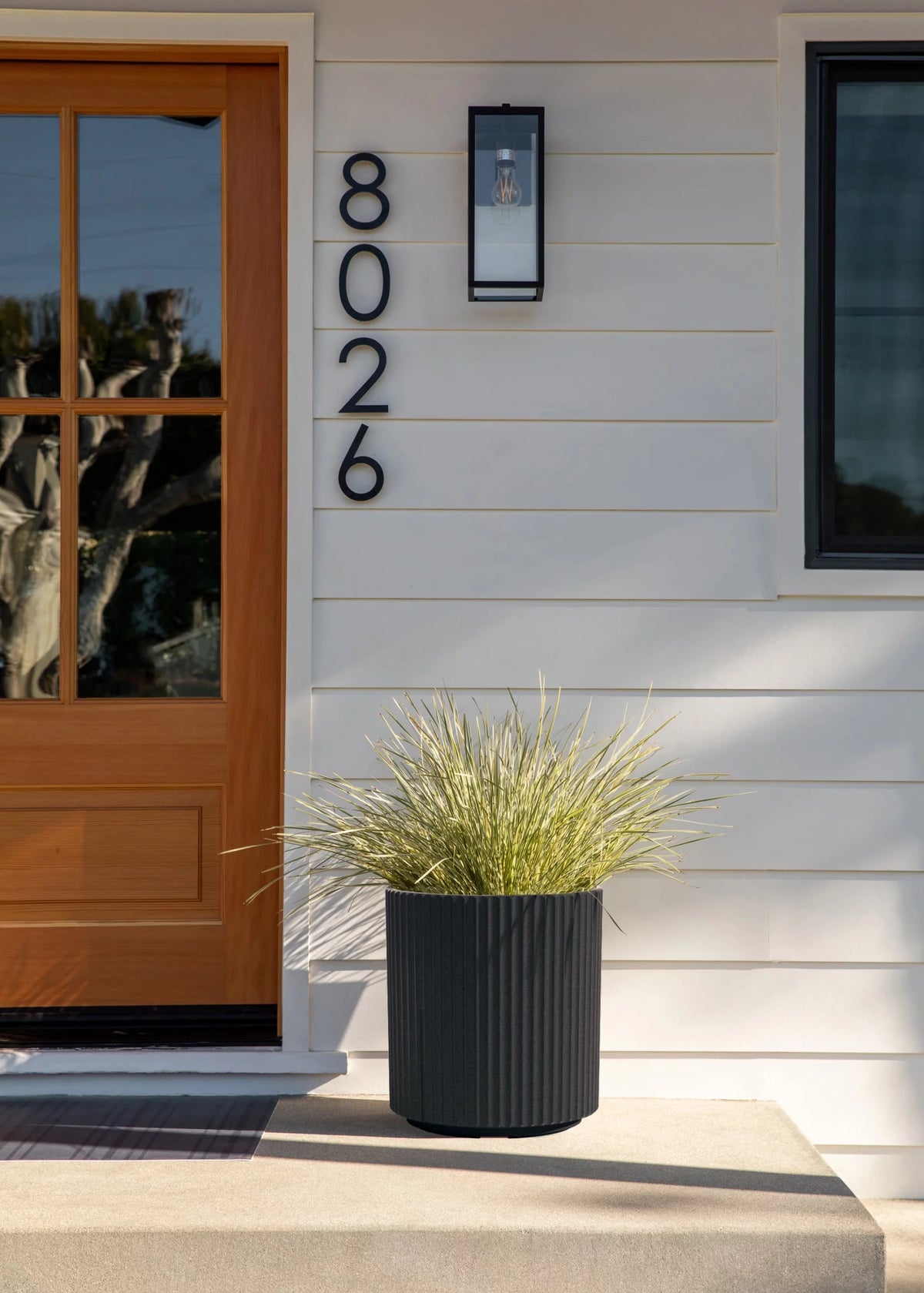 16" Plastic-Stone Planter Black N804931