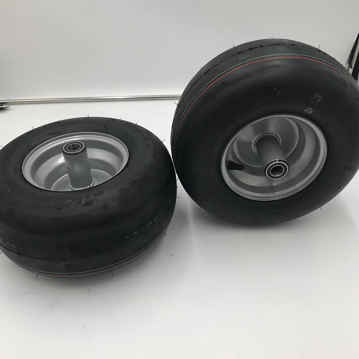 13x6.50-6 Smooth Silver Wheel U569