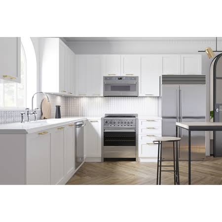 Stock Sink Base Cabinet in Shaker White U256