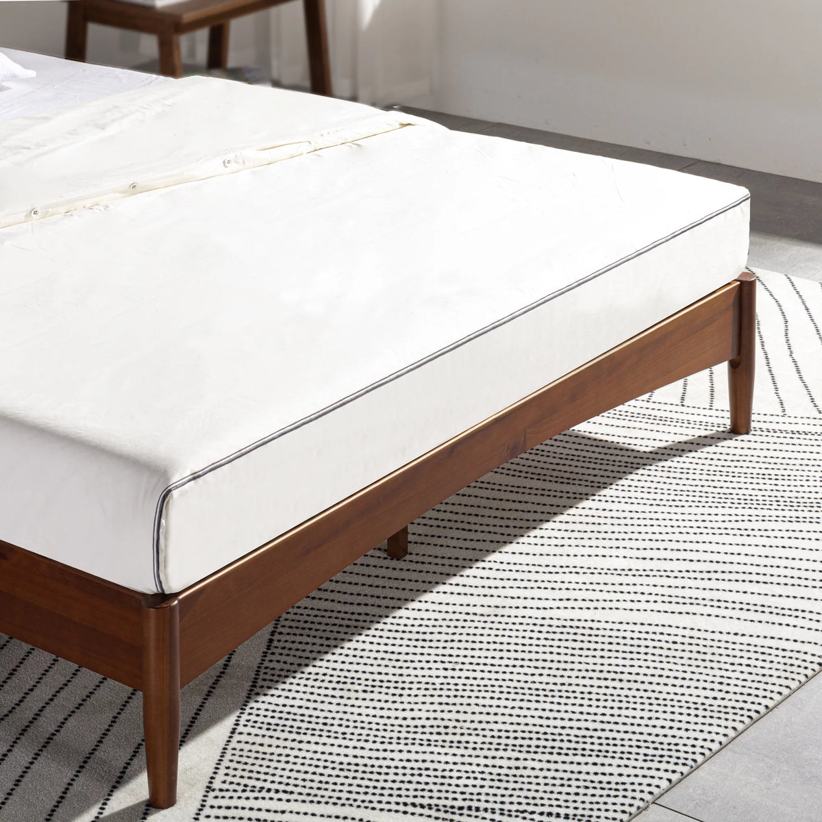 Queen Wood Platform Bed Frame D3682