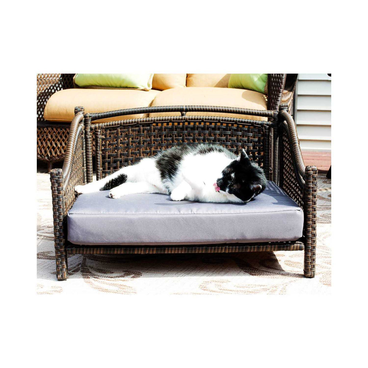 Rattan Indoor/Outdoor Pet Bed Q8184